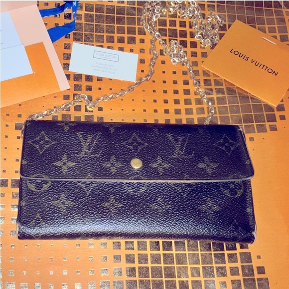 Authentic Louis Vuitton Sarah wallet - Picture 3 of 8
